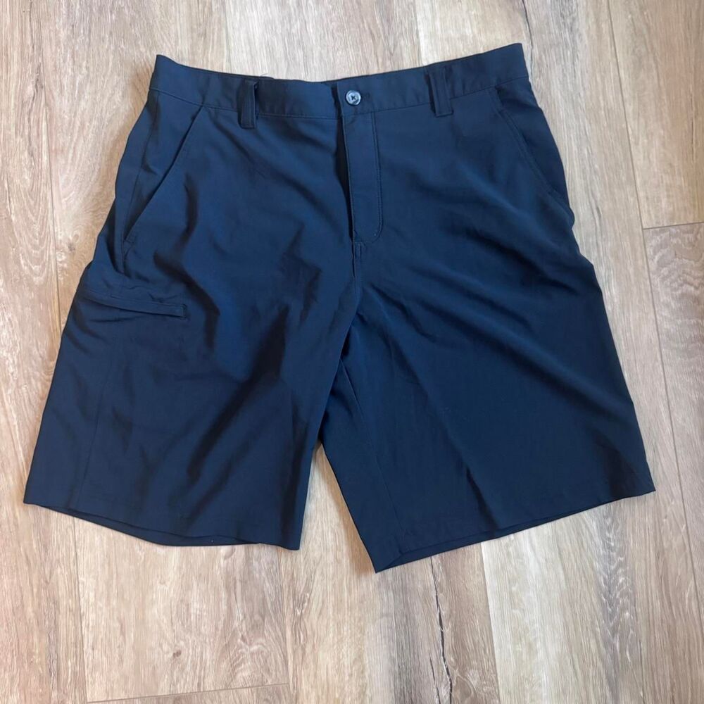 Columbia-sportswear Men's Black and Navy Shorts